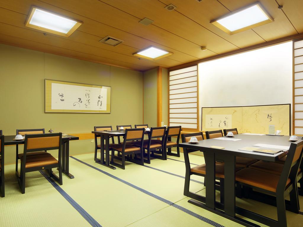 The Crown Palais New Hankyu Kochi Ngoại thất bức ảnh