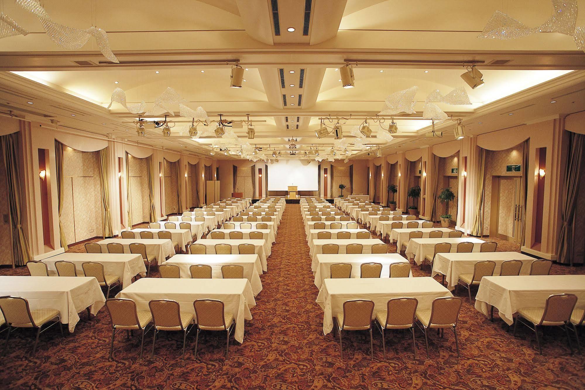 The Crown Palais New Hankyu Kochi Ngoại thất bức ảnh