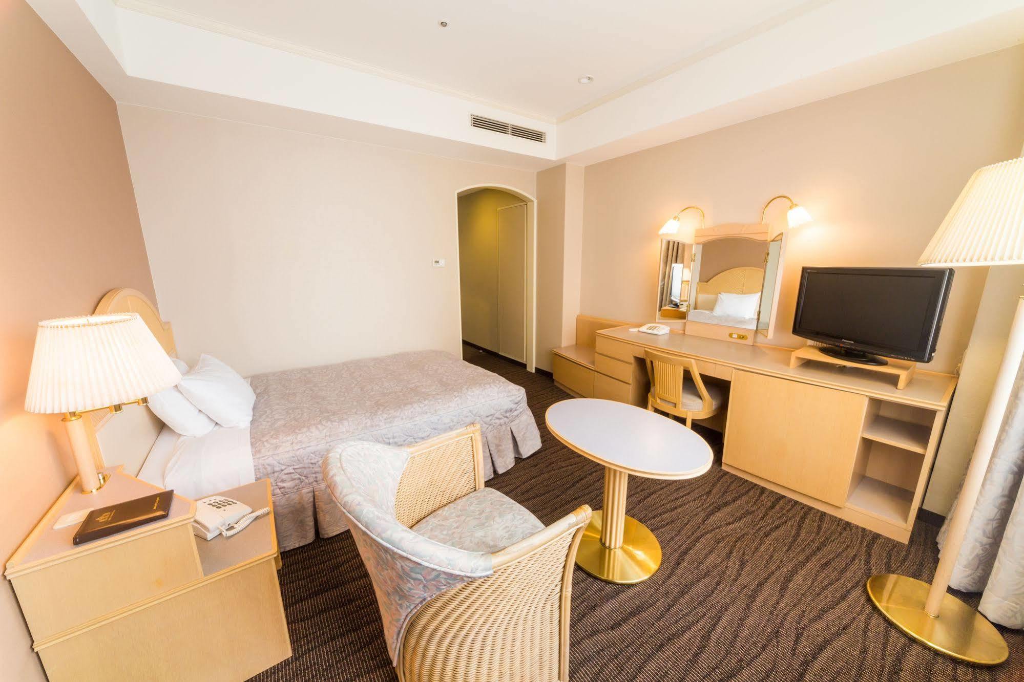 The Crown Palais New Hankyu Kochi Ngoại thất bức ảnh